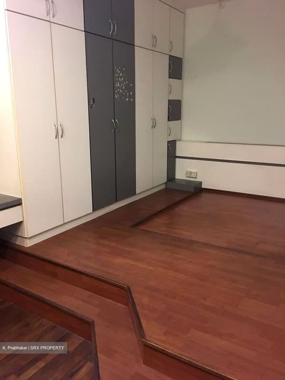 Seletaris (D27), Condominium #571886391